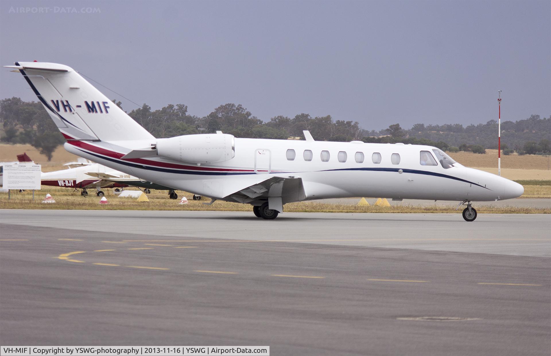 VH-MIF, 2006 Cessna 525B CitationJet CJ3 C/N 525B-0078, Dick Smith Adventure (VH-MIF) Cessna Citation CJ3 taxiing at Wagga Wagga Airport.