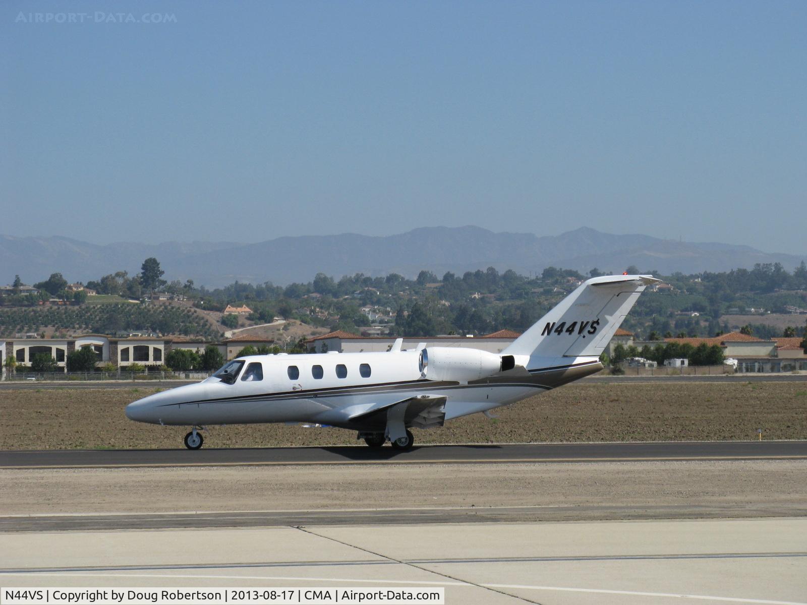 N44VS, 2002 Cessna 525 CitationJet CJ1 C/N 525-0500, 2002 Cessna 525A Citation CJ2, two Williams Rolls-Royce FJ44-2C TurboFans, 2,400 lb st each, with thrust attenuators, eight seats, taxi