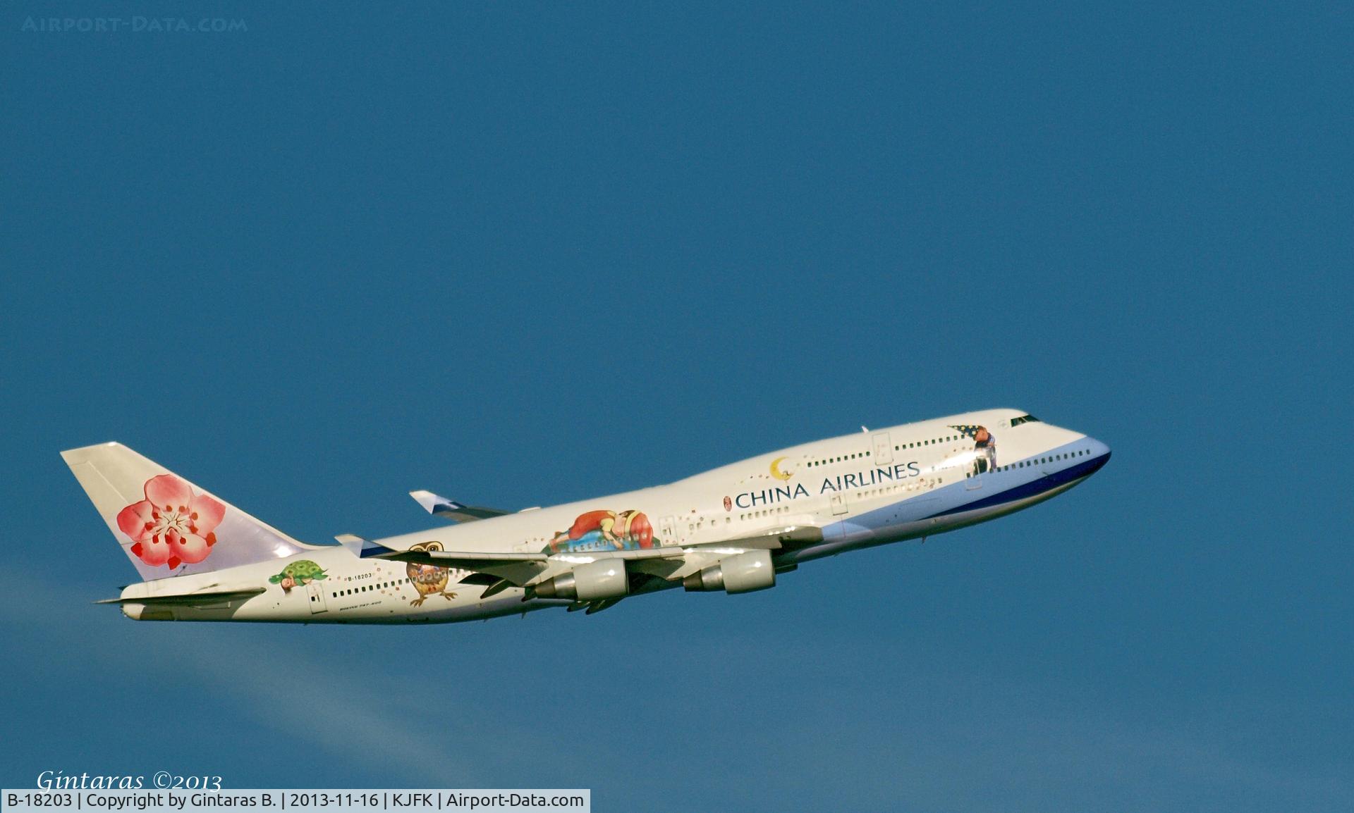 B-18203, Boeing 747-409 C/N 28711, After take-off from 13R, JFK