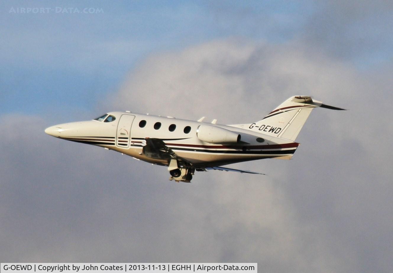 G-OEWD, 2005 Beech 390 Premier I C/N RB-126, Departing 26