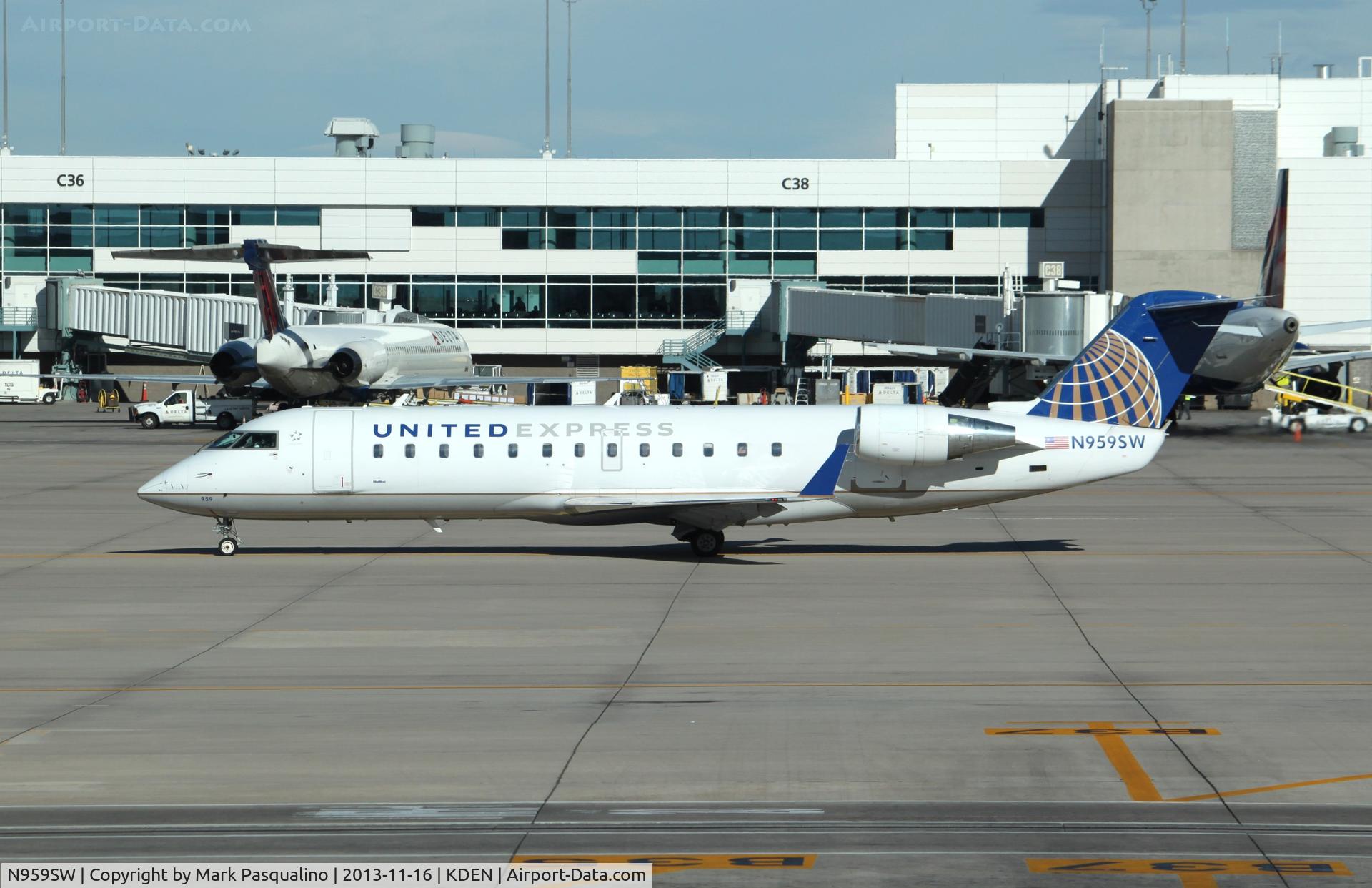 N959SW, 2003 Canadair CL-600-2B19 Regional Jet CRJ-200LR C/N 7840, CL-600-2B19