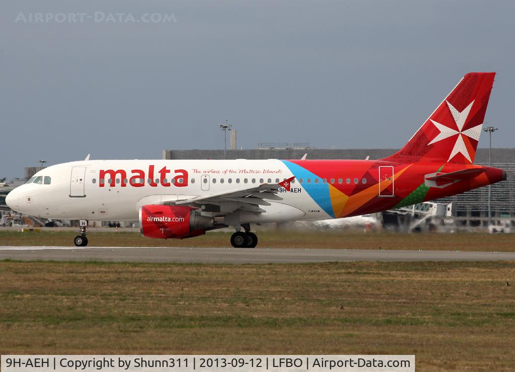 9H-AEH, 2004 Airbus A319-111 C/N 2122, Lining up rwy 32L for departure in new c/s