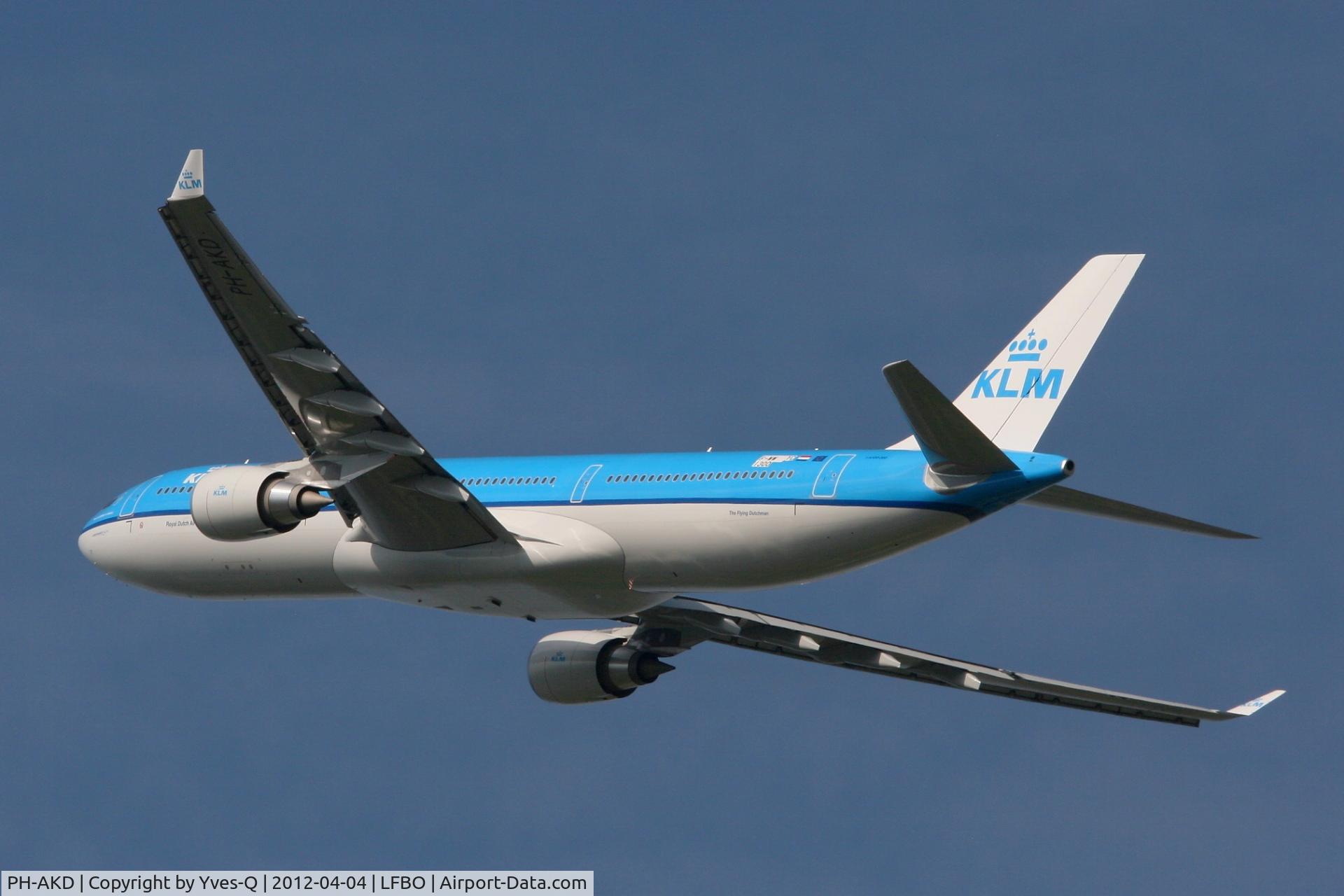 PH-AKD, 2012 Airbus A330-303 C/N 1300, Airbus A330-303 takes off Rwy 32R for a final test flight before delivery from Toulouse Blagnac Airport  (LFBO-TLS)