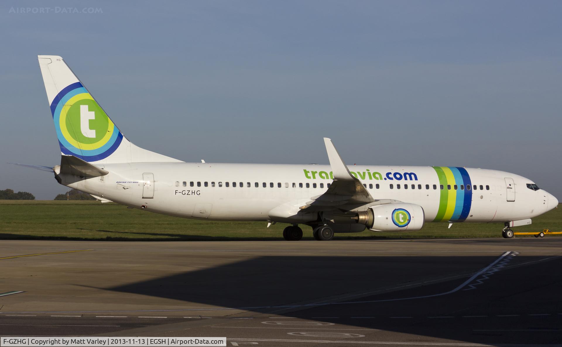 F-GZHG, 2002 Boeing 737-8K2 C/N 30650, Being towed to stand 9....