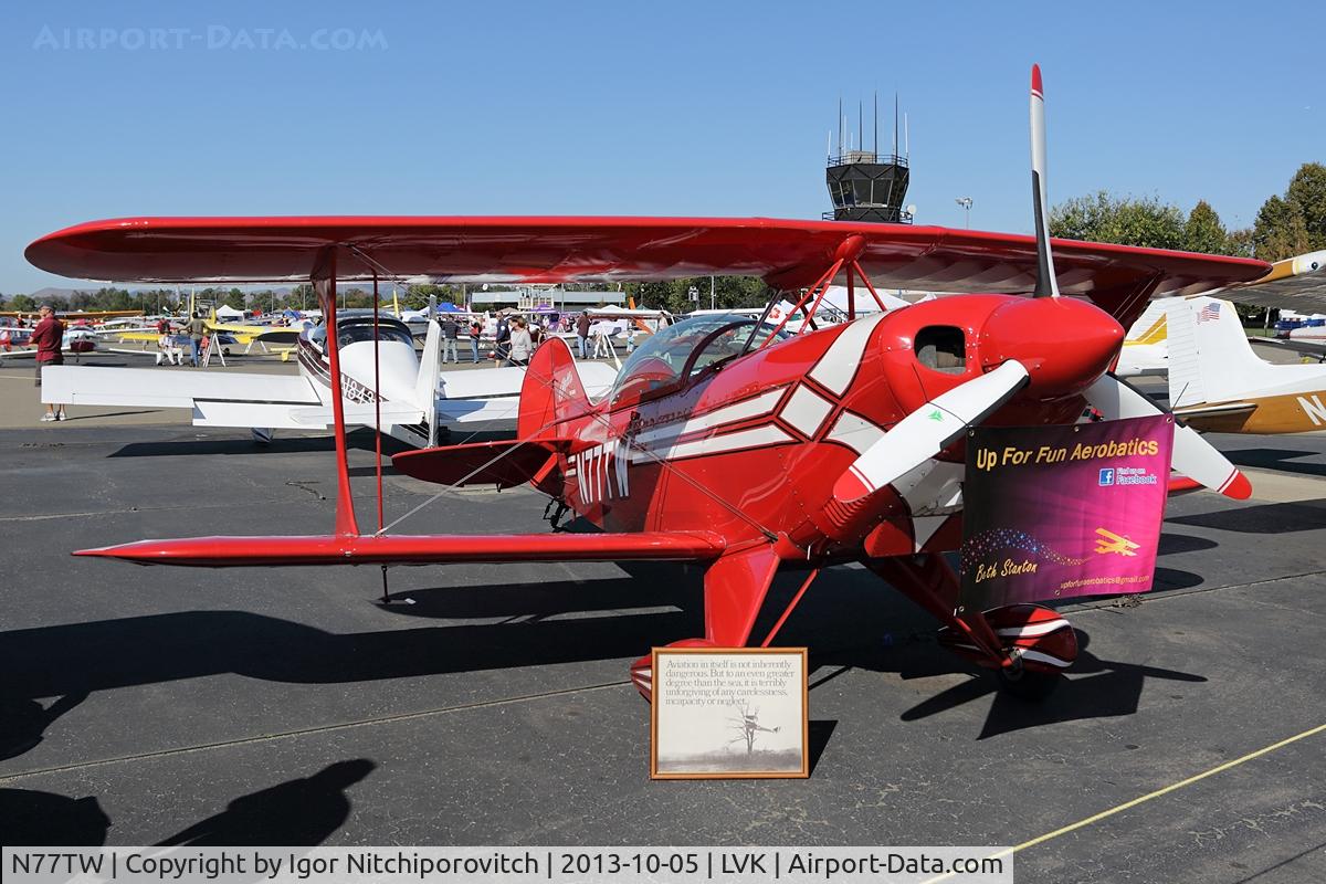 N77TW, 1989 Christen Pitts S-2B Special C/N 5160, 2013 Air show