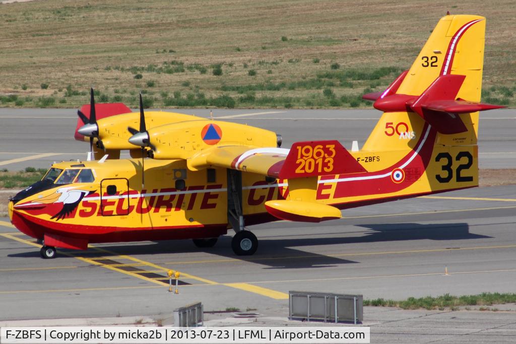 F-ZBFS, Canadair CL-215-6B11 CL-415 C/N 2001, Taxiing