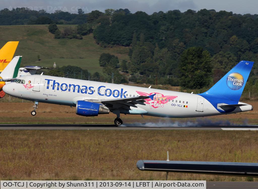 OO-TCJ, 2002 Airbus A320-214 C/N 1787, Landing rwy 20 in special 'Air Flair' c/s
