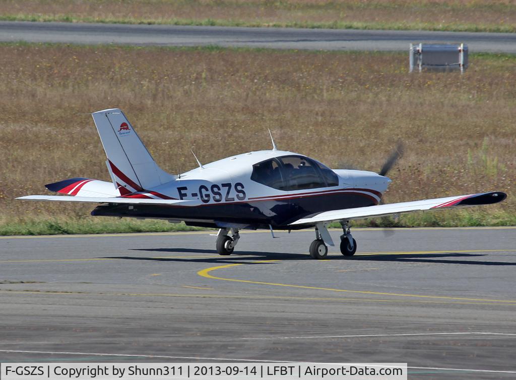 F-GSZS, Socata TB-20 C/N 2138, Waiting for departure rwy 20