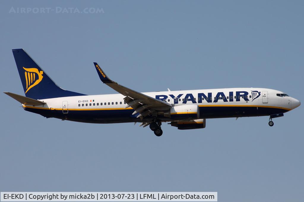 EI-EKD, 2010 Boeing 737-8AS C/N 35024, Landing