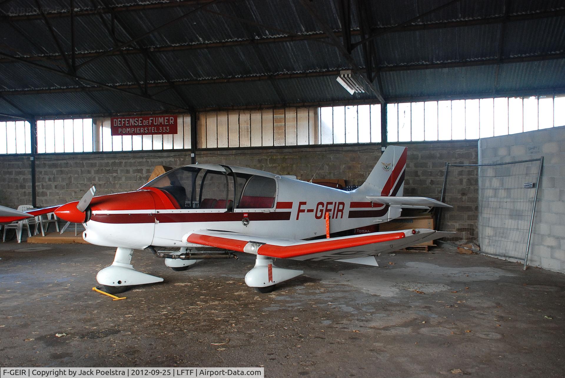 F-GEIR, Robin DR-400-120 C/N 1704, F-GEIR in hangar at Cuers