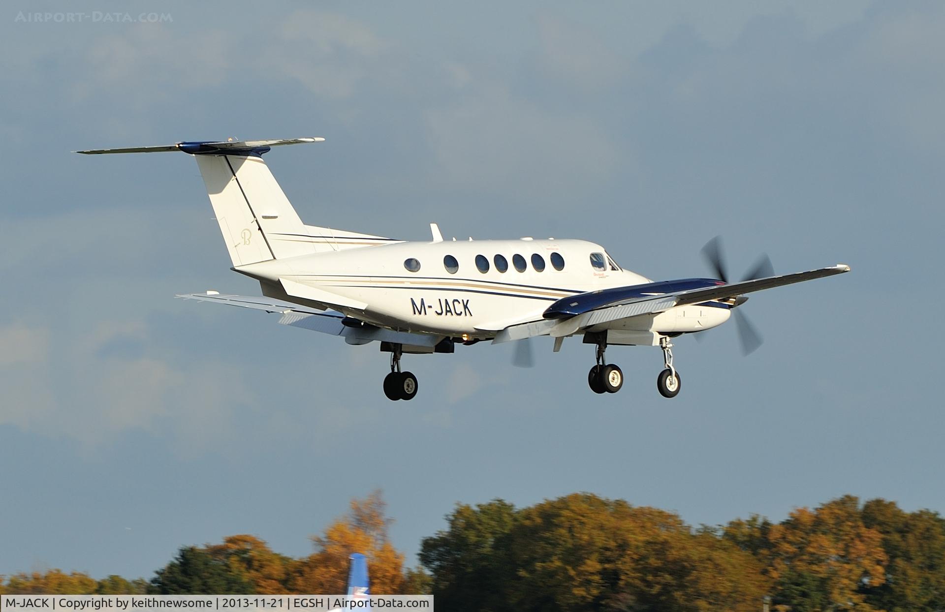 M-JACK, 2009 Hawker Beechcraft B200GT King Air C/N BY-94, Morning arrival !
