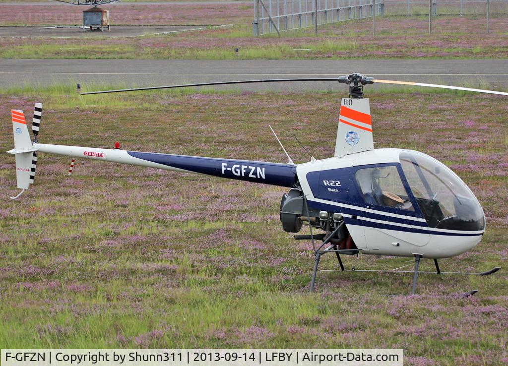 F-GFZN, Robinson R22 Beta C/N 1004, Parked at the Airclub...