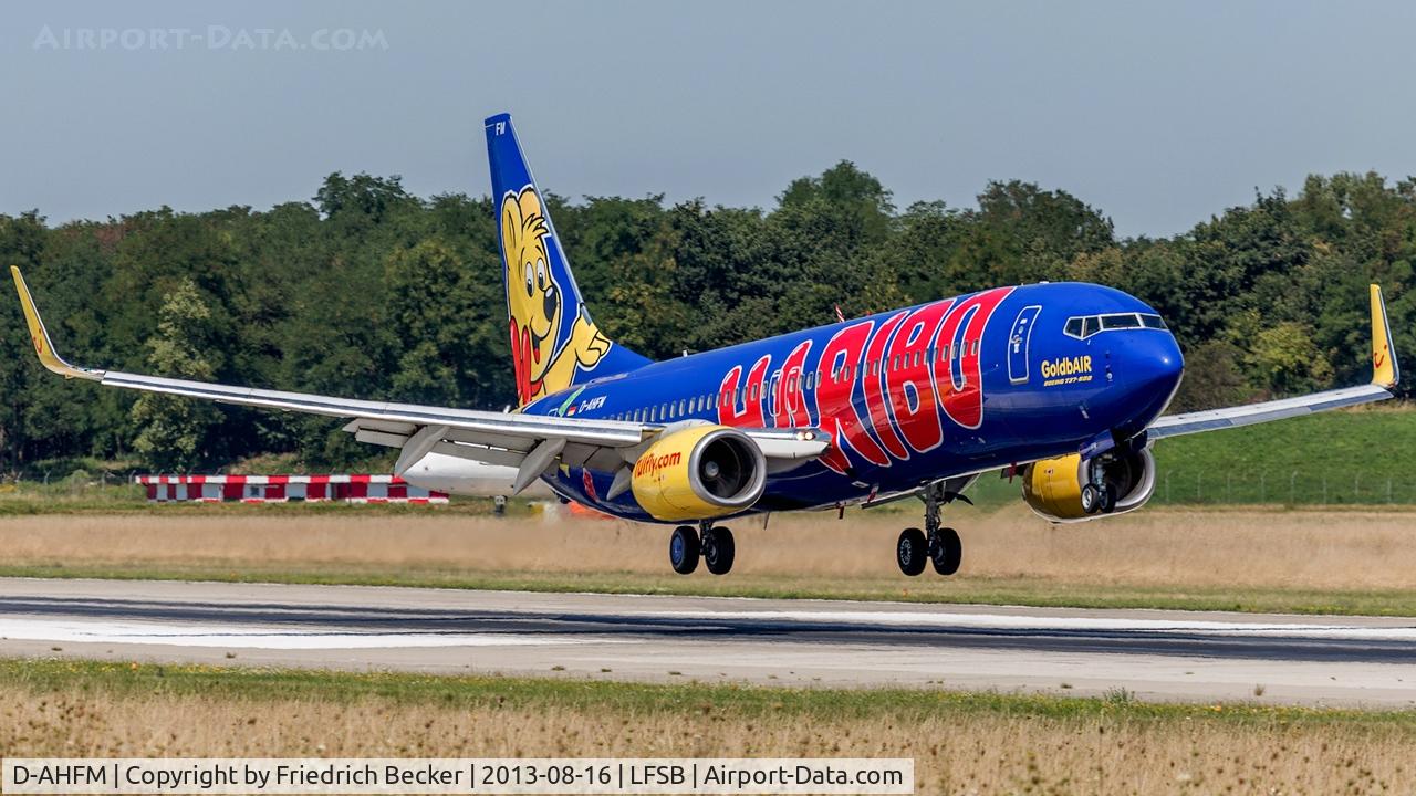 D-AHFM, 2000 Boeing 737-8K5 C/N 27986, moments prior touchdown at Basel