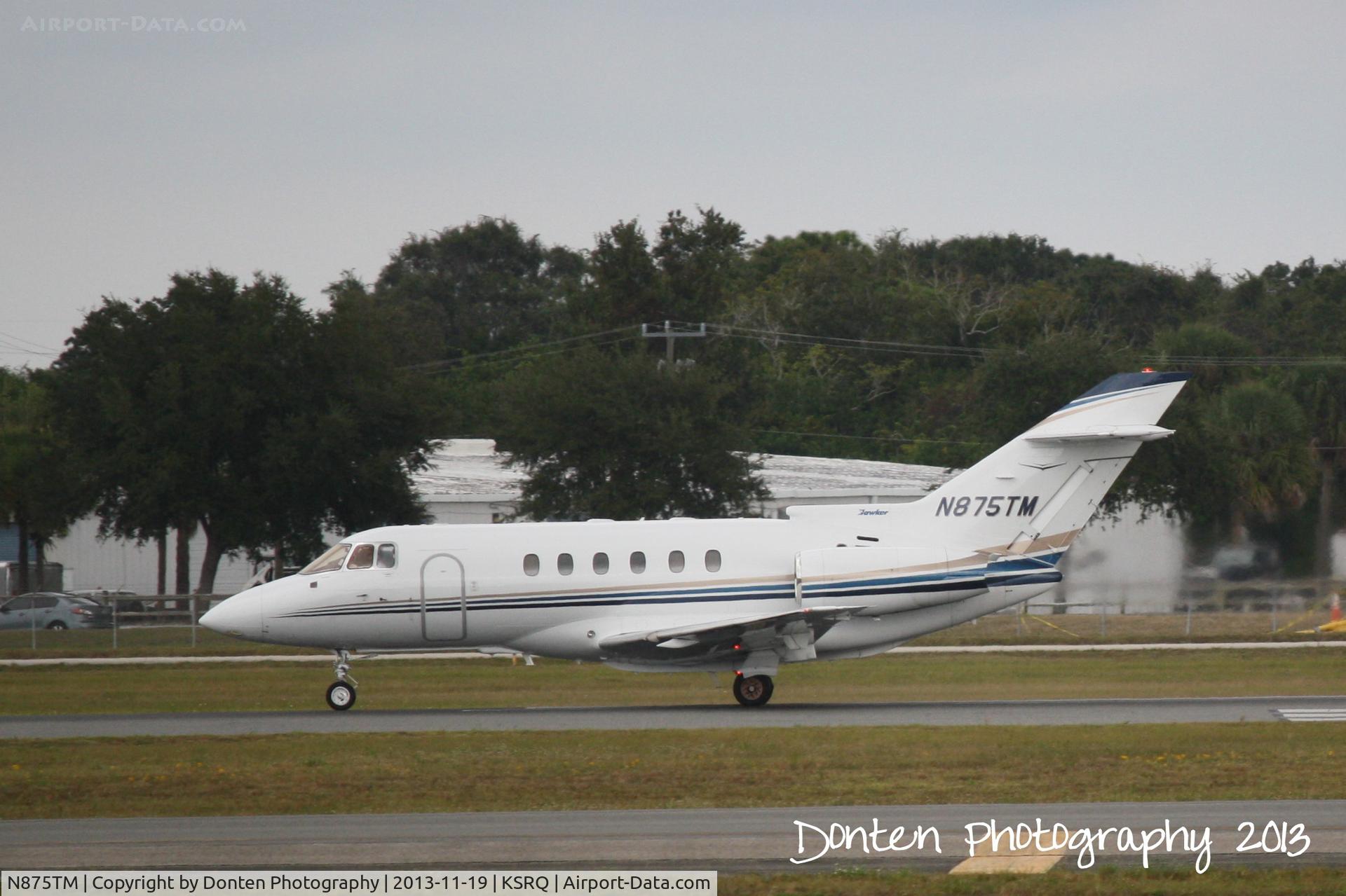 N875TM, 2001 Raytheon Hawker 800XP C/N 258523, Raytheon Hawker 800 (N875TM) departs Sarasota-Bradenton International Airport
