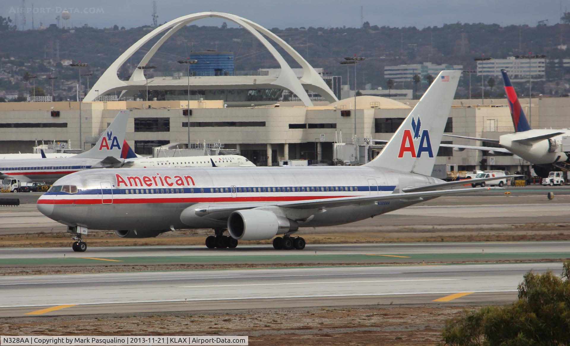 N328AA, 1986 Boeing 767-223 C/N 22328, Boeing 767-200