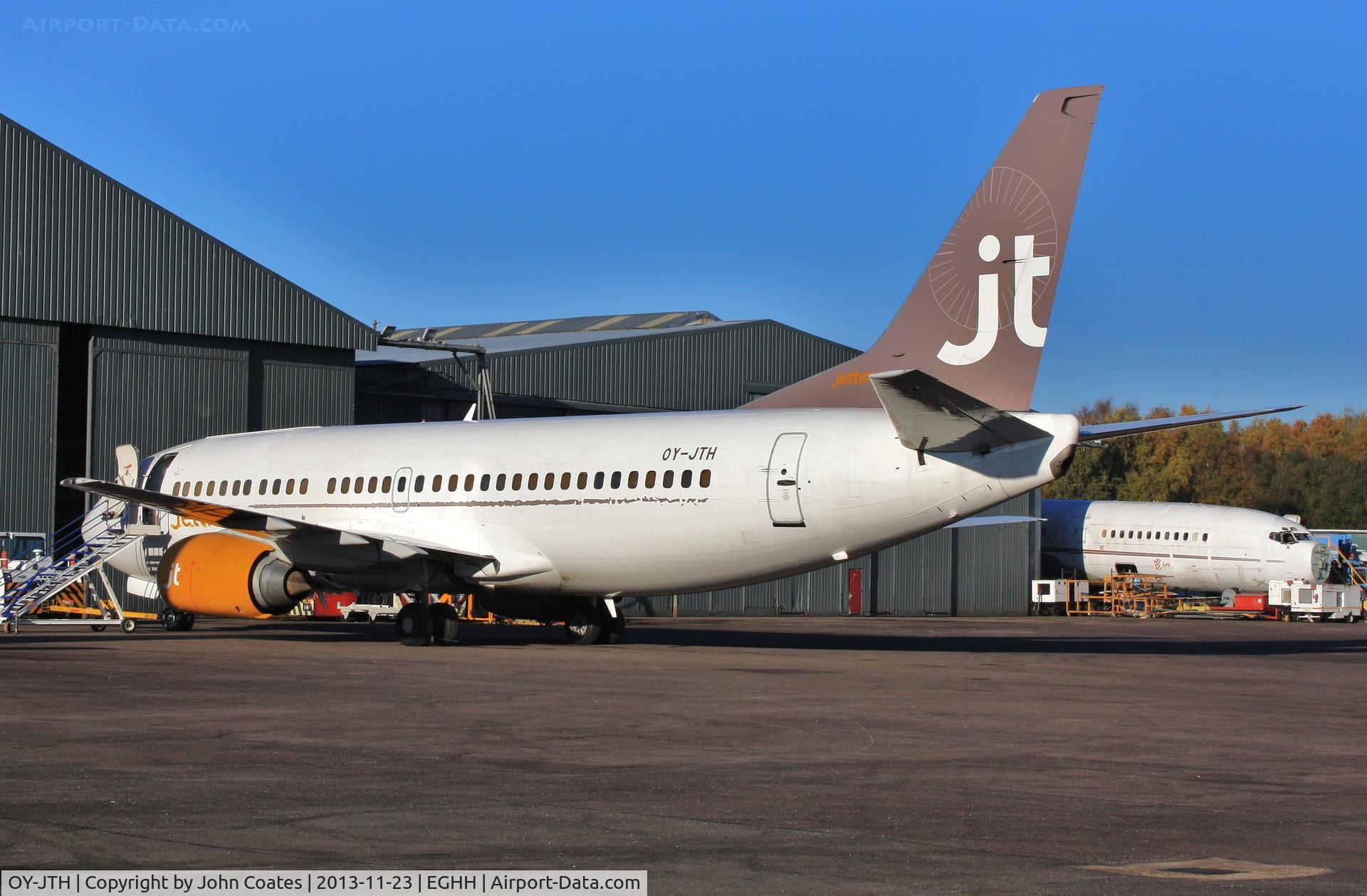 OY-JTH, 1988 Boeing 737-3Y0 C/N 24255, At European Aviation
