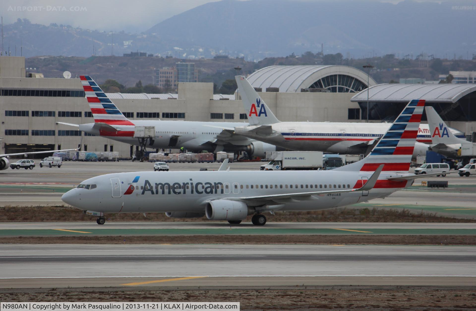 N980AN, 2009 Boeing 737-823 C/N 33203, Boeing 737-800
