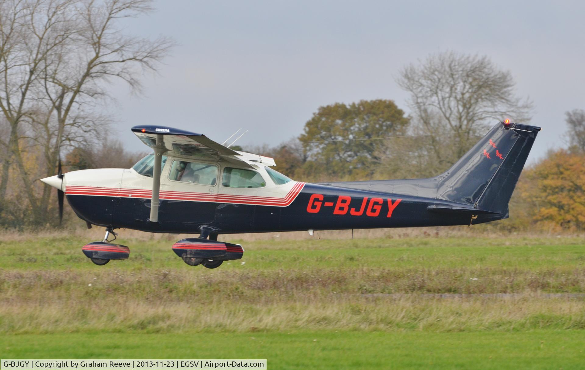 G-BJGY, 1981 Reims F172P Skyhawk C/N 2128, Departing from Old Buckenham.