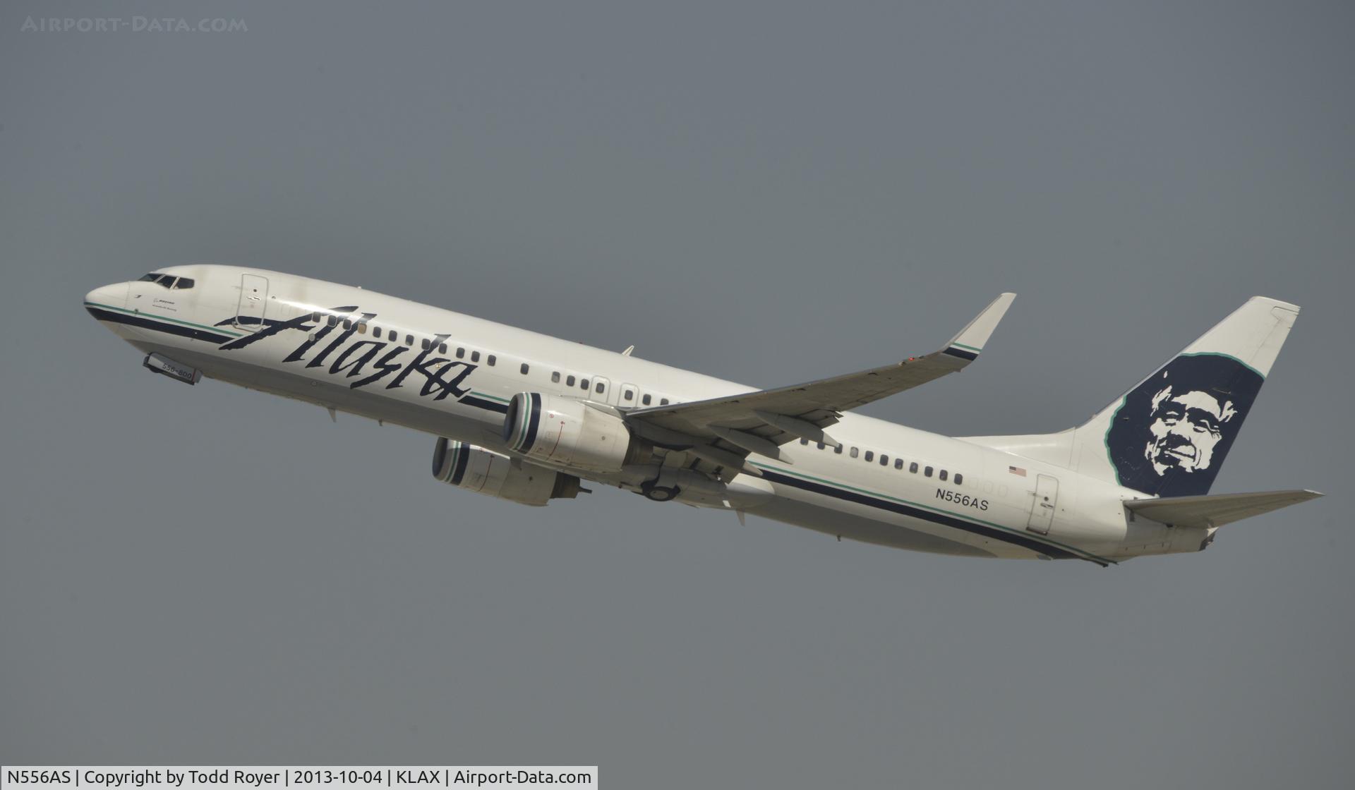 N556AS, 2006 Boeing 737-890 C/N 35175, Departing LAX