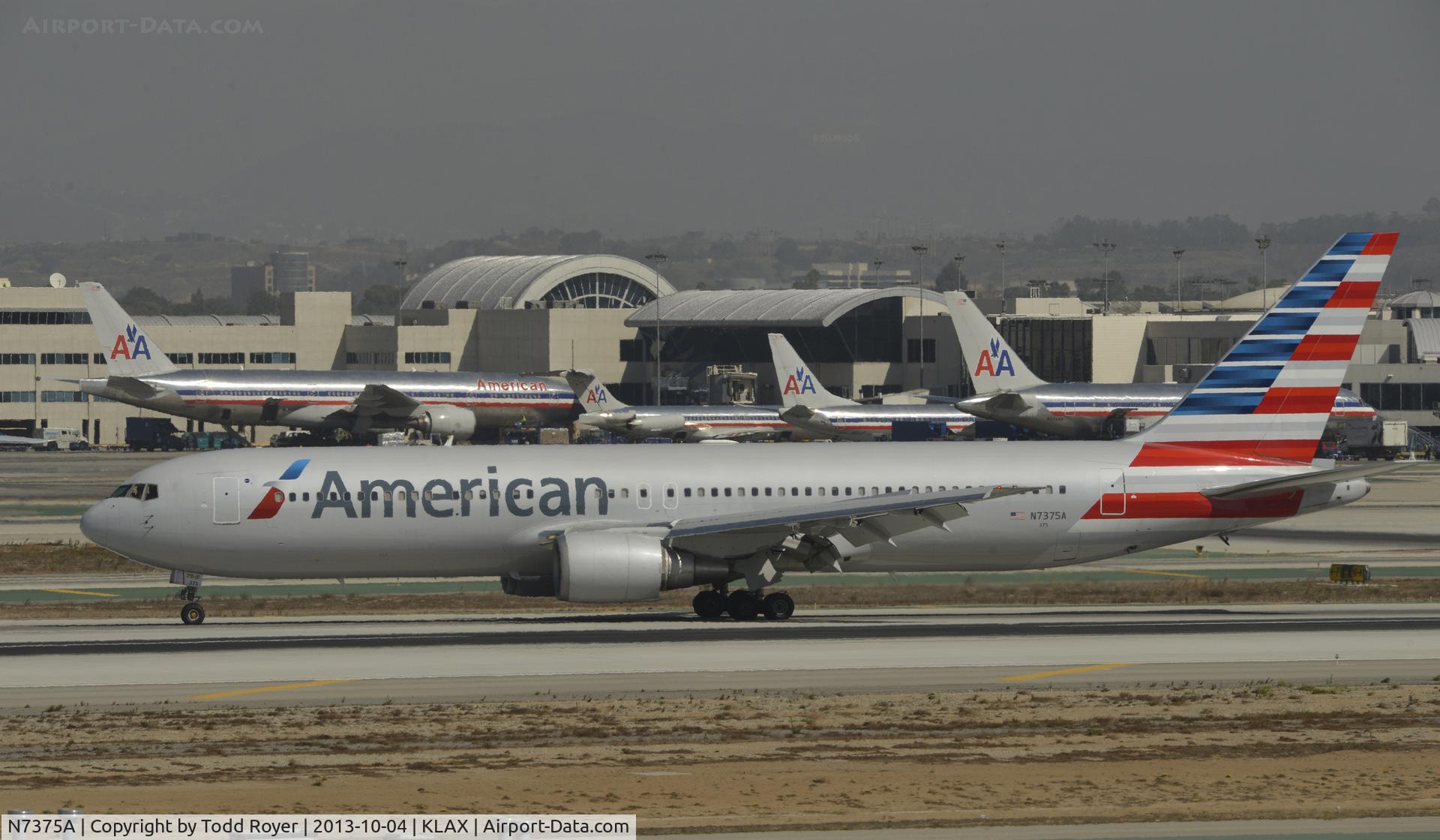 N7375A, 1992 Boeing 767-323 C/N 25202, Departing LAX