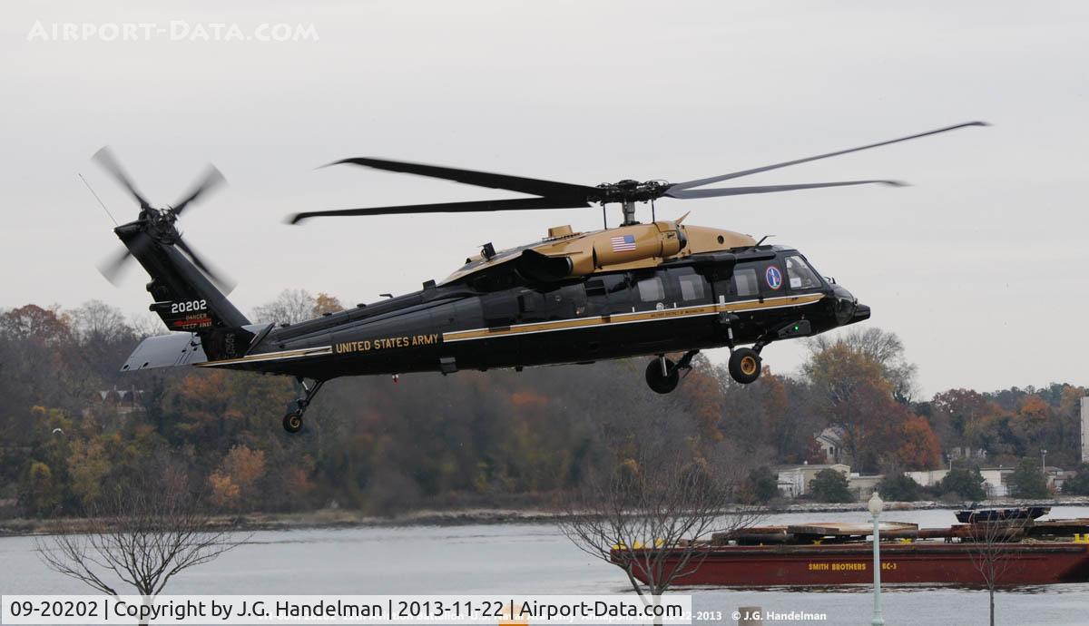09-20202, 2009 Sikorsky VH-60M C/N Not found 20202, Lift off at Naval Academy.
