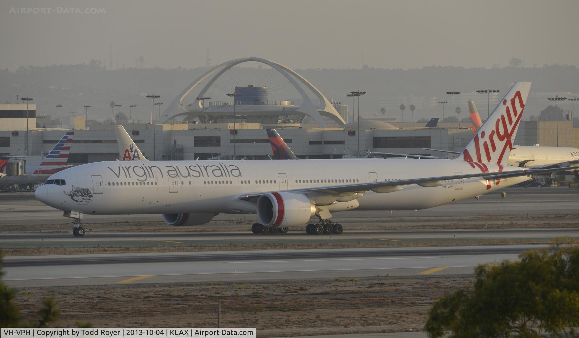 VH-VPH, 2010 Boeing 777-3ZG/ER C/N 37943, Taxiing to gate at LAX