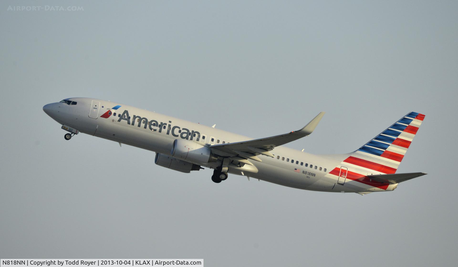 N818NN, 2009 Boeing 737-823 C/N 30910, Departing LAX