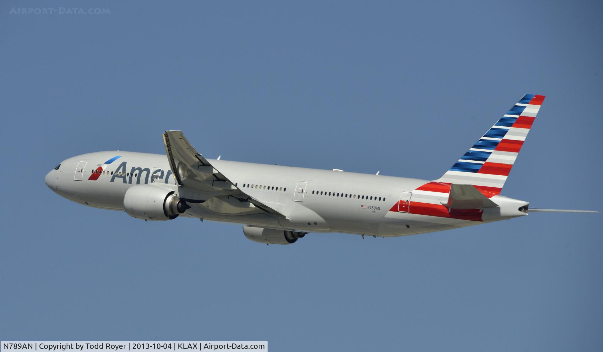 N789AN, 2000 Boeing 777-223 C/N 30252, Departing LAX