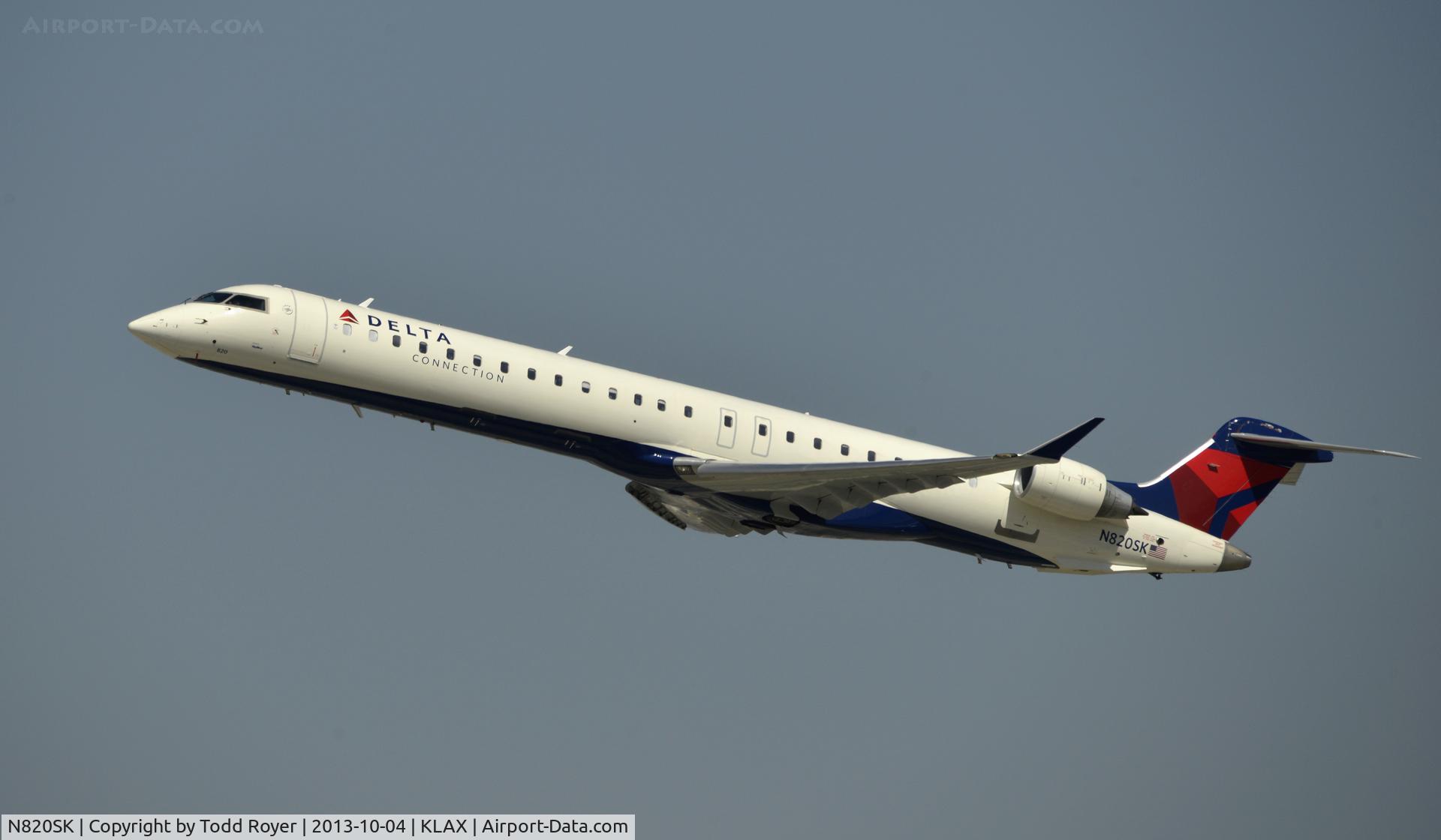 N820SK, 2006 Bombardier CRJ-900ER (CL-600-2D24) C/N 15108, Departing LAX