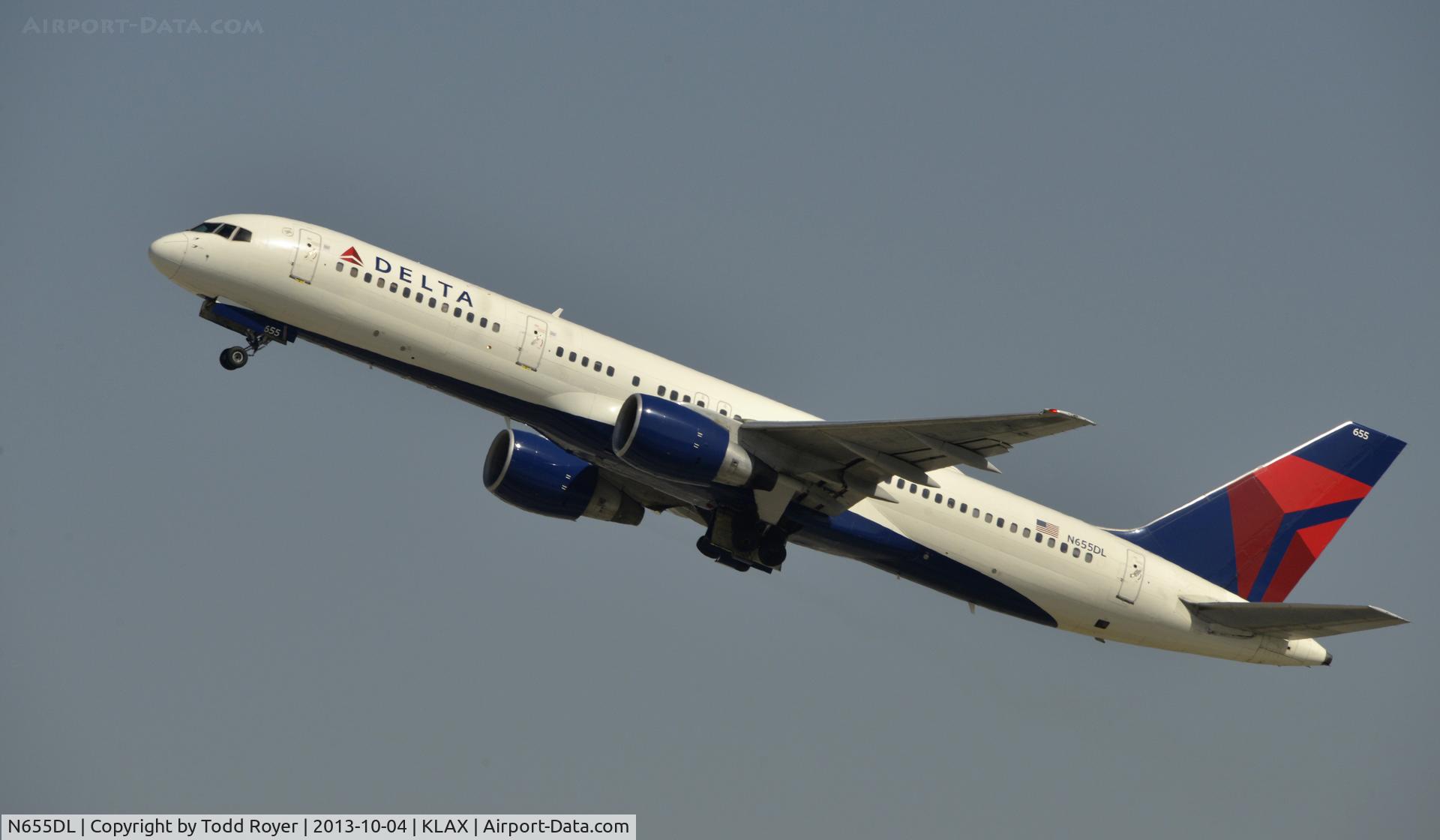 N655DL, 1990 Boeing 757-232 C/N 24395, Departing LAX