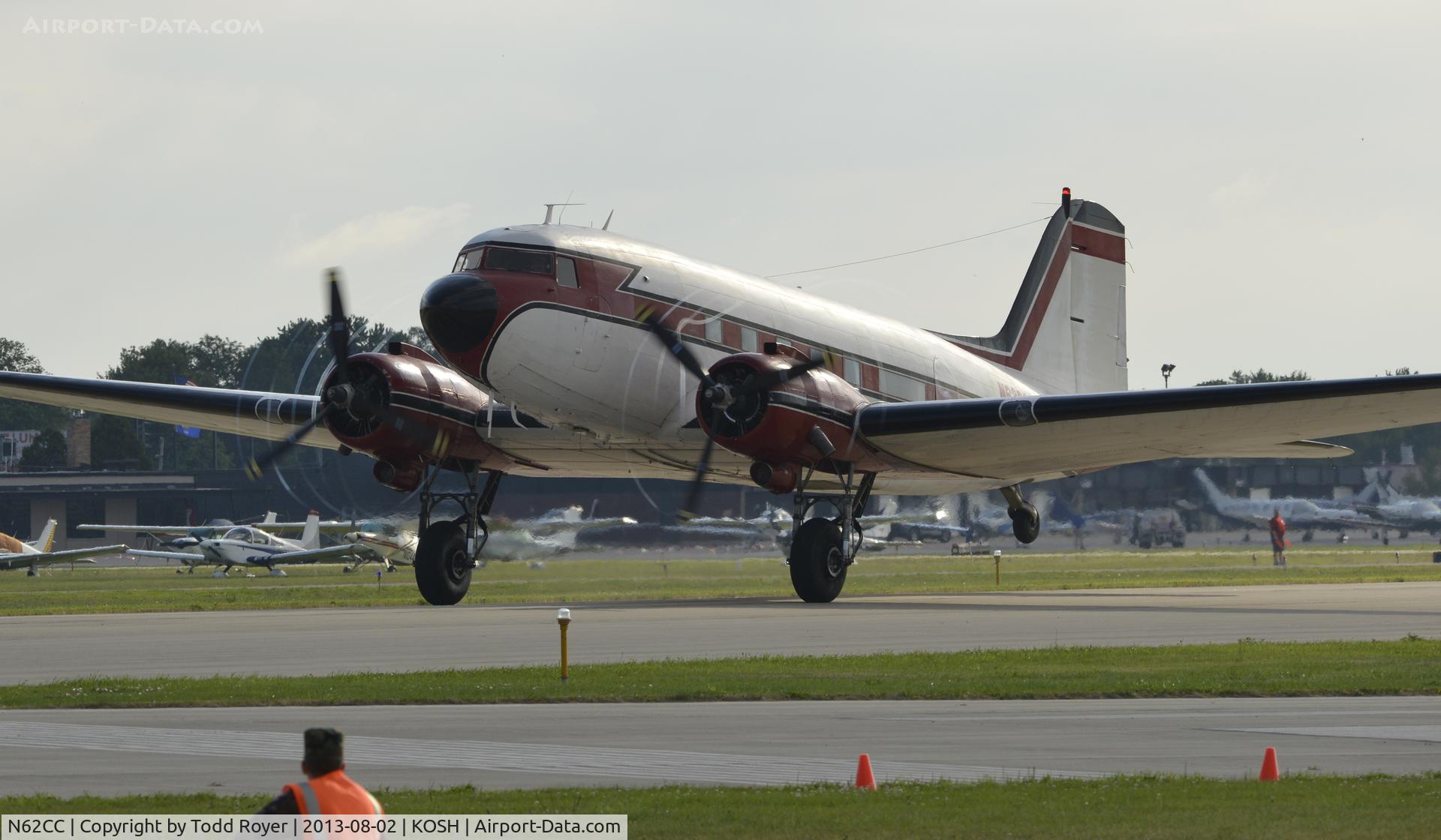 N62CC, 1943 Douglas DC-3C (C-47A-DL) C/N 13798, Airventure 2013
