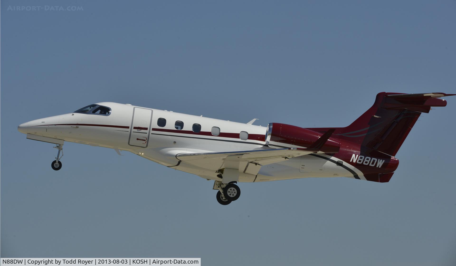 N88DW, 2010 Embraer EMB-500 Phenom 100 C/N 50000178, Airventure 2013