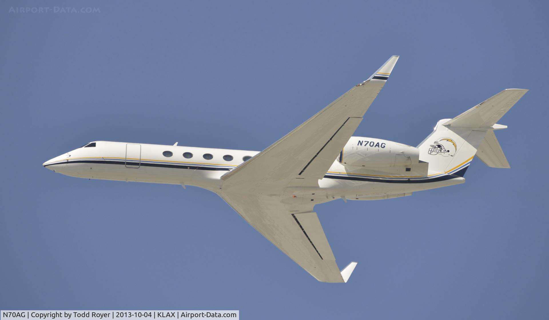 N70AG, 1997 Gulfstream Aerospace G-V C/N 522, Departing LAX
