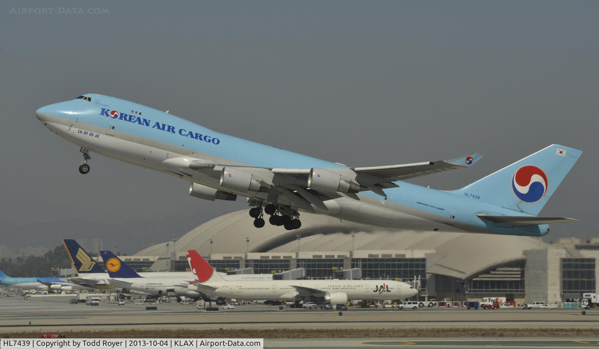 HL7439, 2003 Boeing 747-4B5F/SCD C/N 33516, Departing LAX
