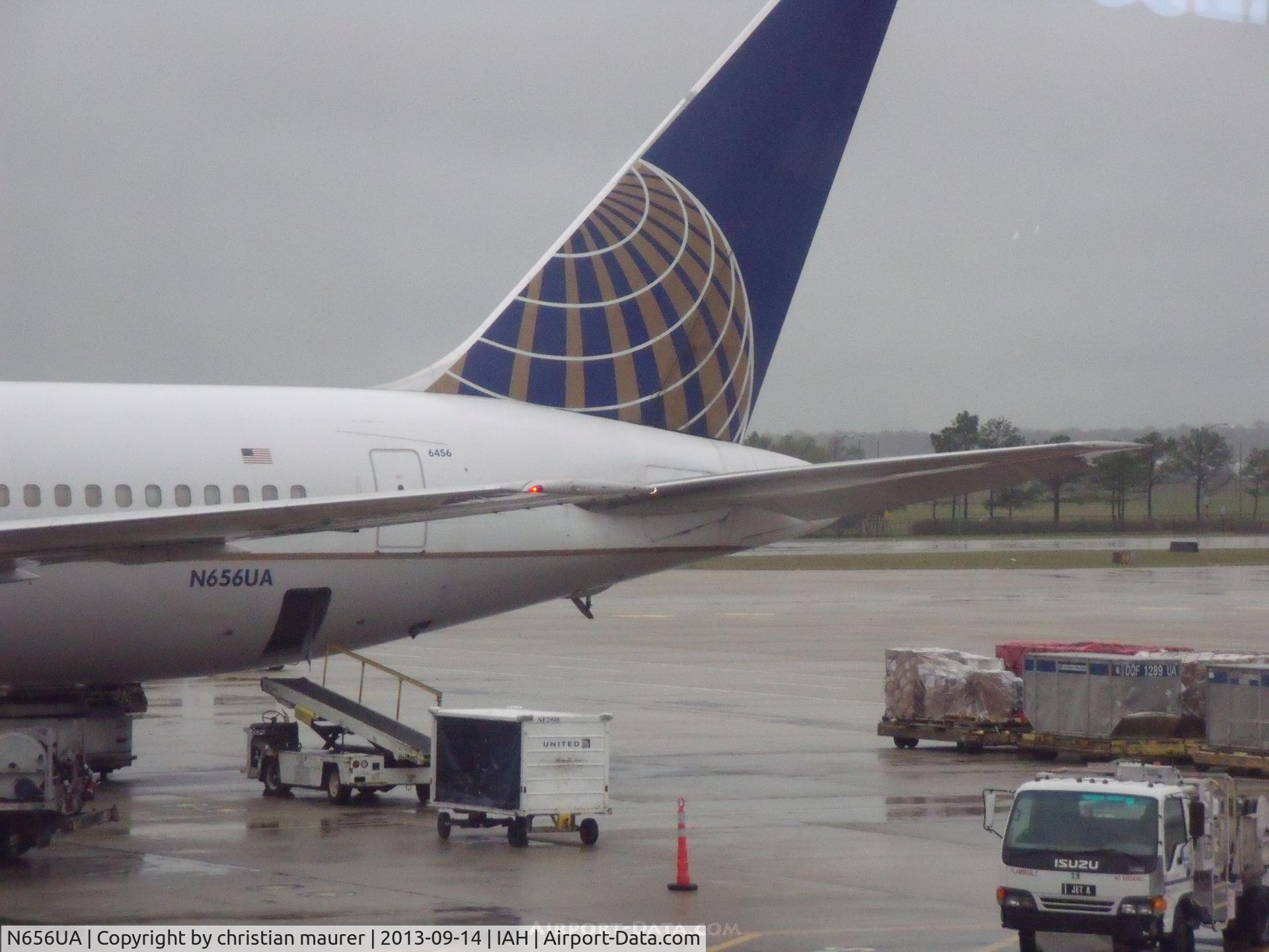 N656UA, 1992 Boeing 767-322 C/N 25394, United 767-322