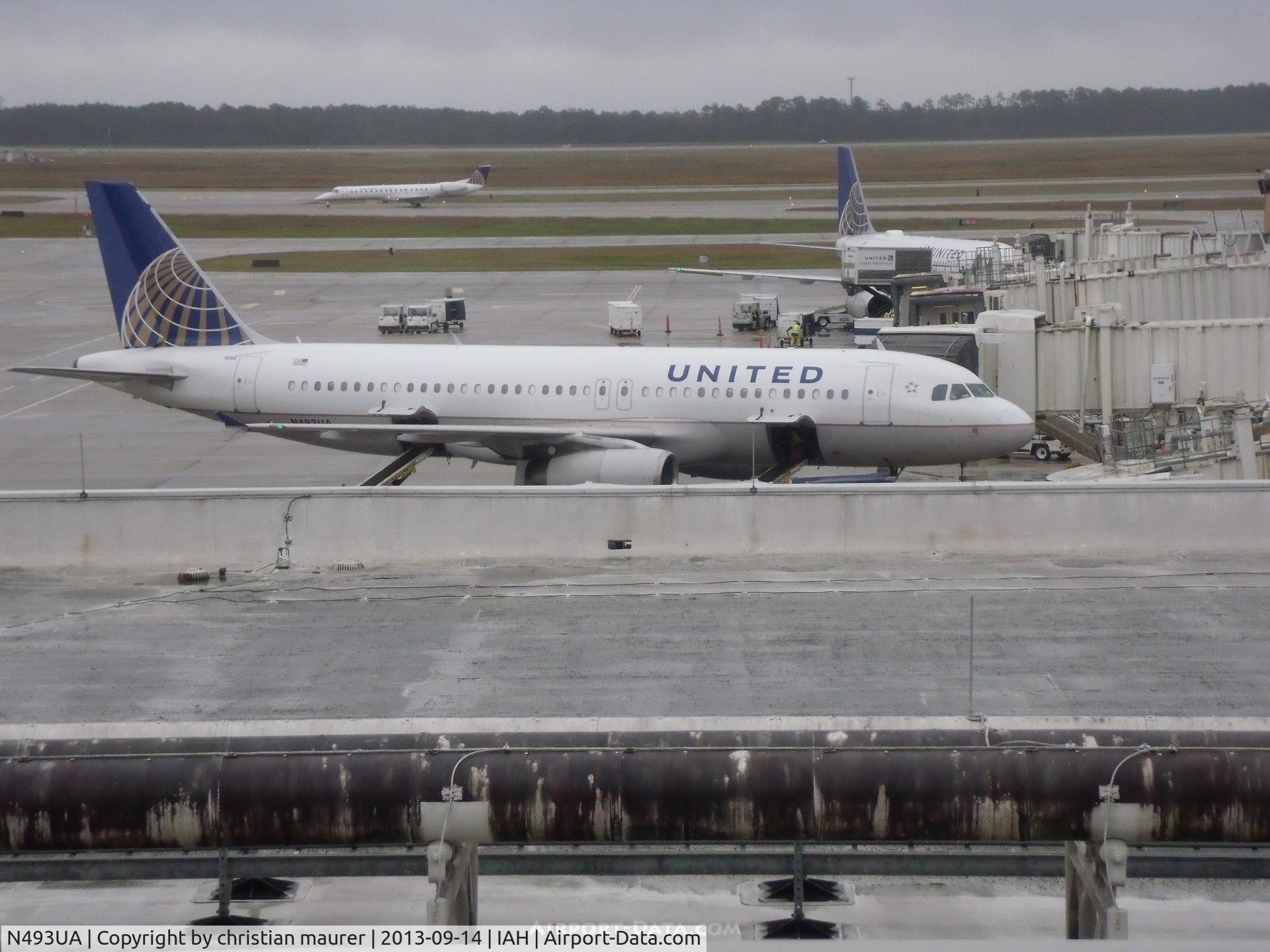 N493UA, 2002 Airbus A320-232 C/N 1821, a320