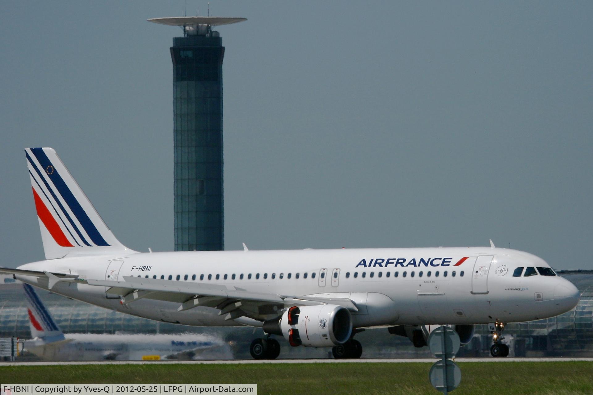 F-HBNI, 2011 Airbus A320-214 C/N 4820, Air France Airbus A320-214, Landing Rwy 08R, Roissy Charles De Gaulle Airport (LFPG-CDG)