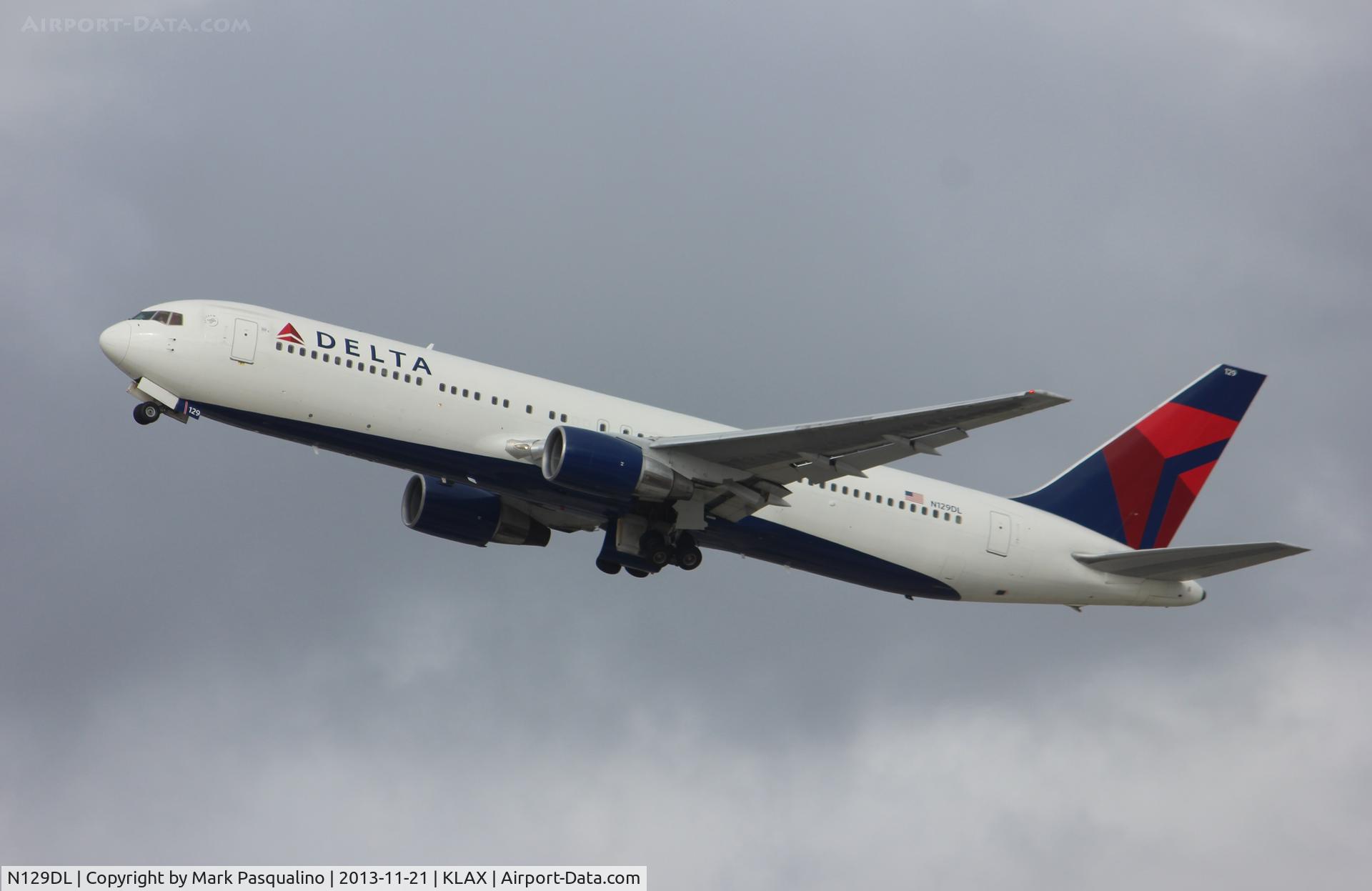 N129DL, 1988 Boeing 767-332 C/N 24079, Boeing 767-300