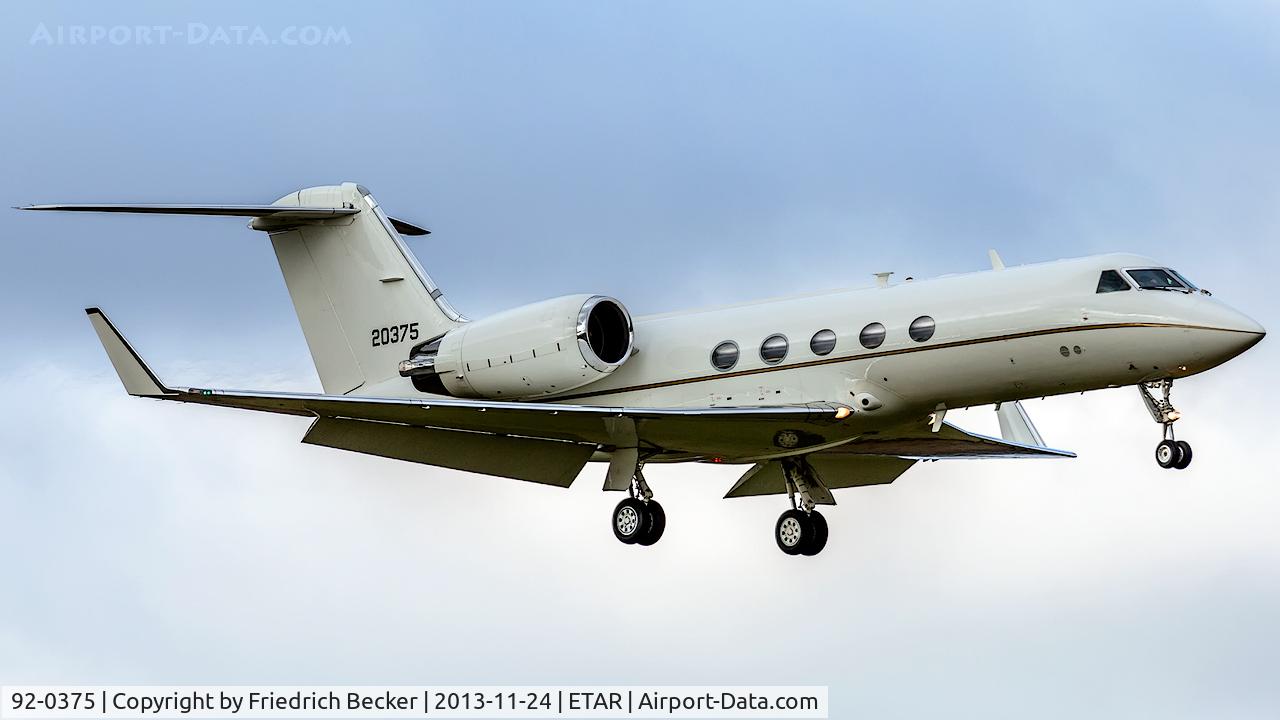 92-0375, 1992 Gulfstream Aerospace C-20H (Gulfstream III) C/N 1256, on final RW08