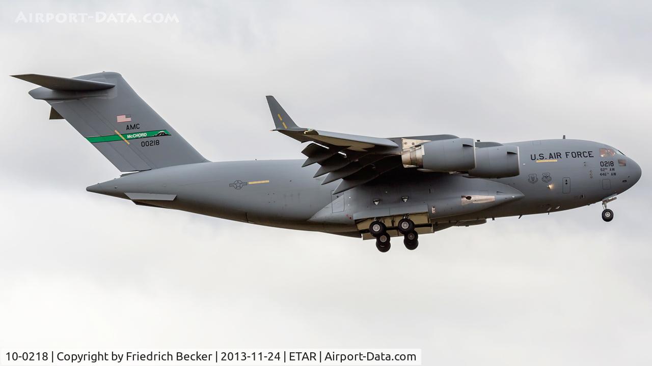10-0218, 2012 Boeing C-17A Globemaster III C/N P-218/F249, on final RW08