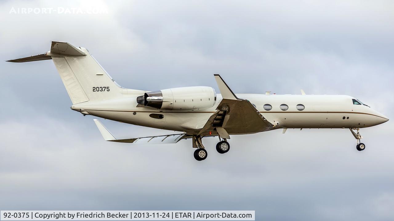 92-0375, 1992 Gulfstream Aerospace C-20H (Gulfstream III) C/N 1256, on final RW08