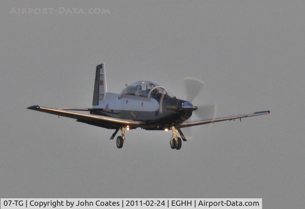 07-TG, 2011 Raytheon T-6C Texan II C/N PM-7, Finals to 26 on delivery