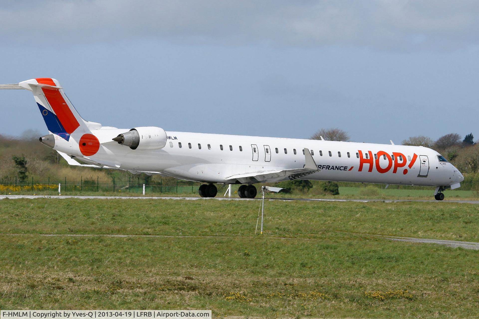 F-HMLM, 2012 Bombardier CRJ-1000EL NG (CL-600-2E25) C/N 19023, Canadair Regional Jet CRJ-1000, Taxiing to holding point Rwy 25L before Take off, Brest-Bretagne Airport (LFRB-BES)