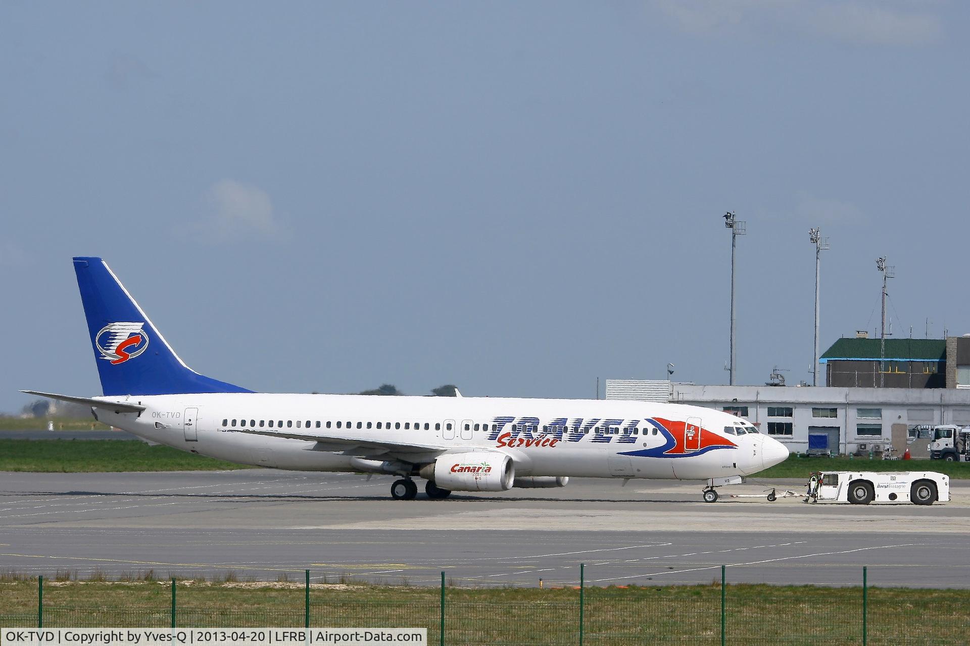 OK-TVD, 1999 Boeing 737-86N C/N 28595, Boeing 737-86N, Push back, Brest-Bretagne Airport (LFRB-BES)