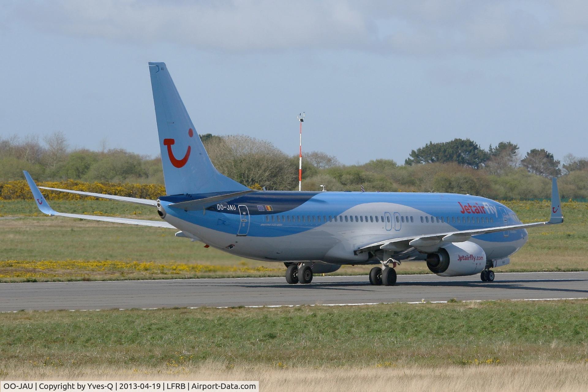 OO-JAU, 2013 Boeing 737-8K5 C/N 37250, Boeing 737-8K5, Take off run Rwy 07R, Brest-Bretagne Airport (LFRB-BES)