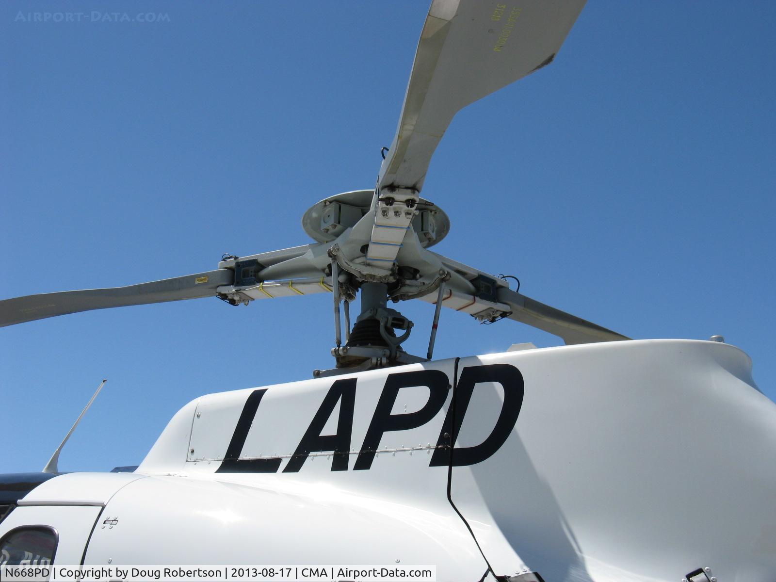N668PD, 2009 Aerospatiale AS-350B-2 Ecureuil C/N 4654, American Eurocopter LLC AS350B2 SuperStar of Los Angeles PD, one Turbomeca Arriel 1D1 Turboshaft of 590 shp for takeoff, rotor hub