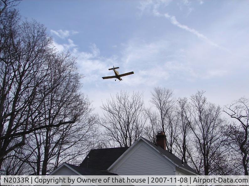 N2033R, Cessna 208B C/N 208B2200, 11/26/2013
Bit too close to the roof tops? Wondering what you were spraying in the Nature Persevere today?