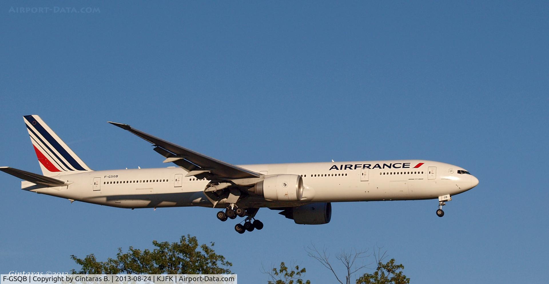 F-GSQB, 2004 Boeing 777-328/ER C/N 32724, Going To A Landing on 22L, JFK