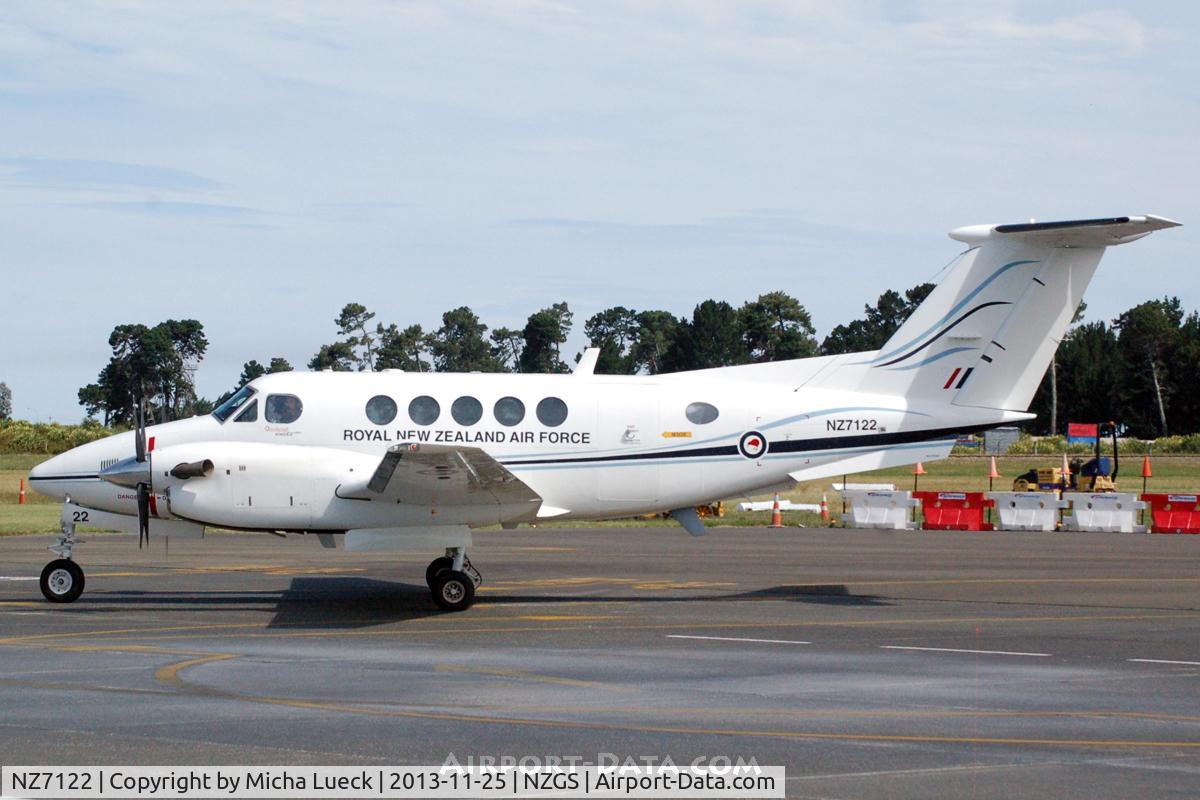 NZ7122, Beechcraft Beech 200 C/N BB-1944, At Gisborne