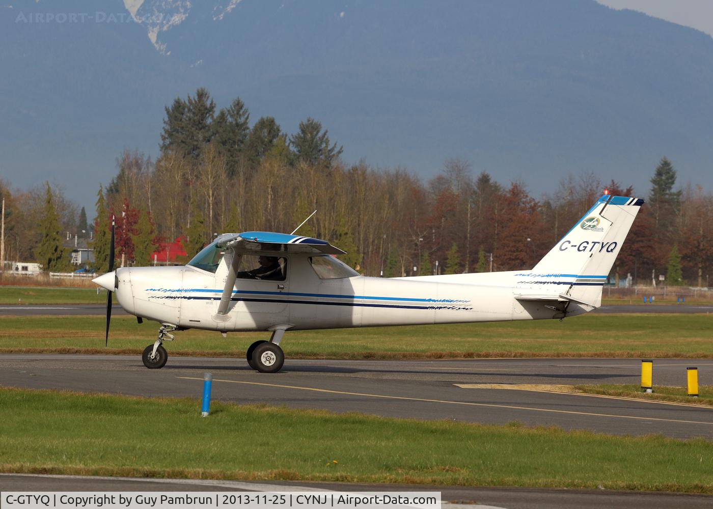 C-GTYQ, 1979 Cessna 152 C/N 15283423, Waiting
